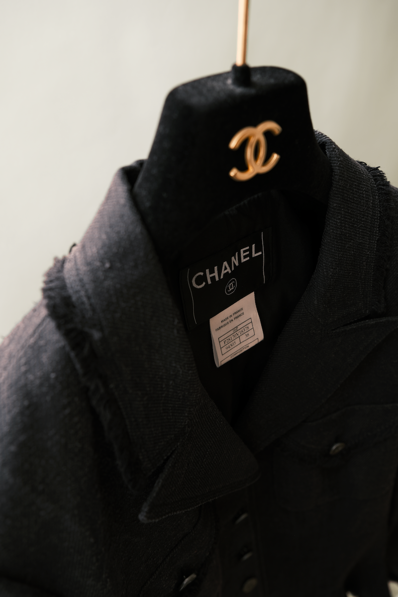 Chanel 2006春季款 黑色流蘇不規則雙C金屬鈕扣外套